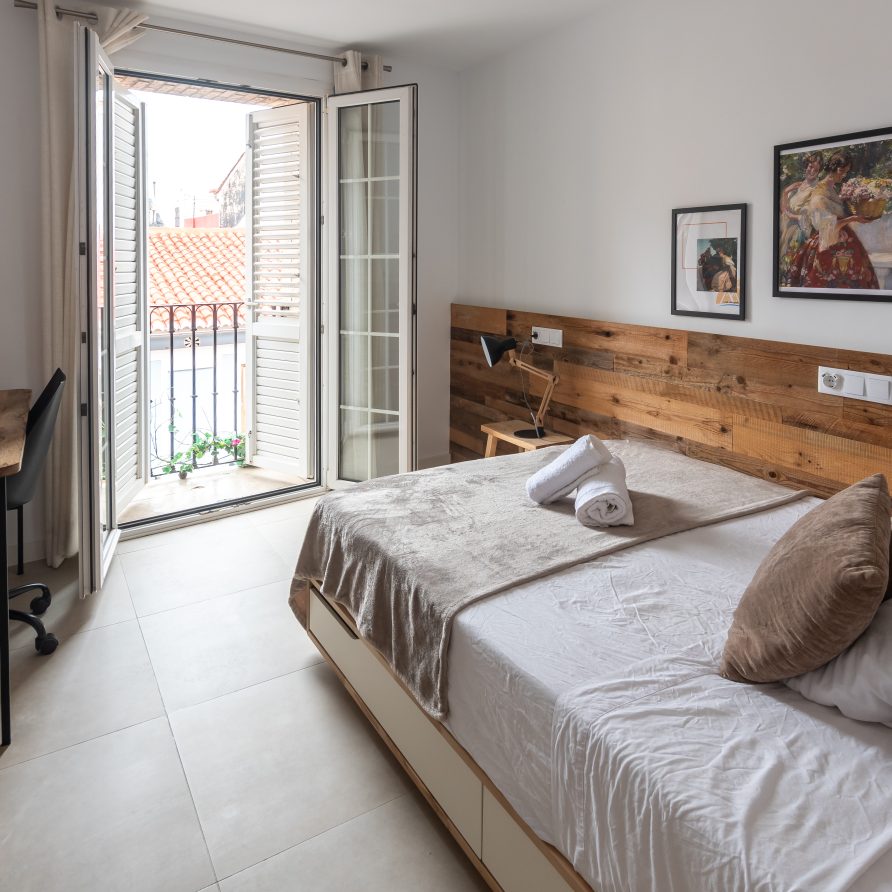 Superior Room w/ Balcony (H22) José Mongrell